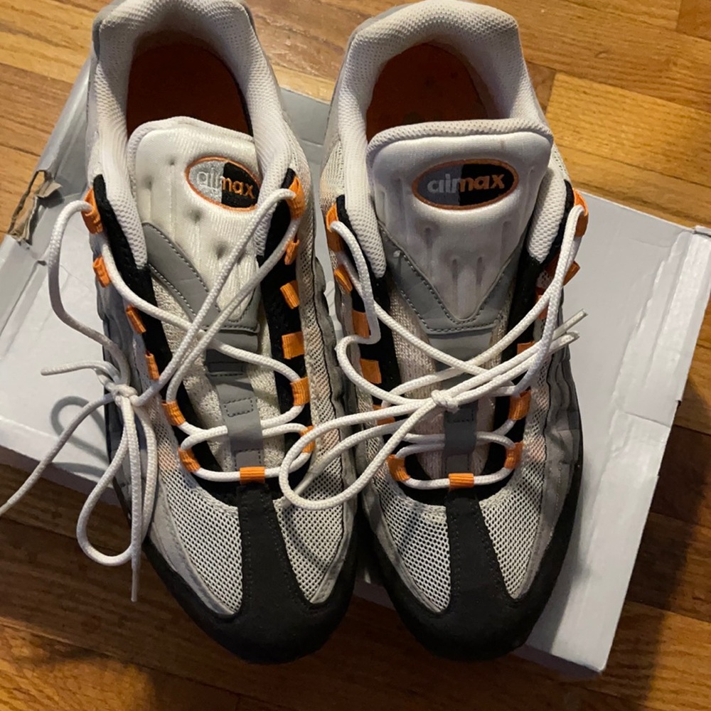 Very nice and comfortable Nike air max 95!